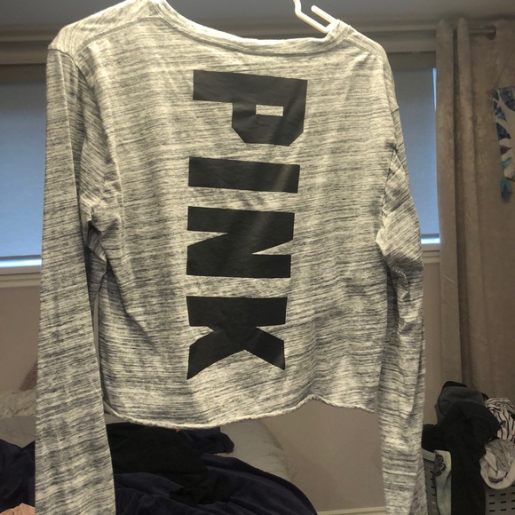 Grey cropped pink shirt - Picture 2 of 3